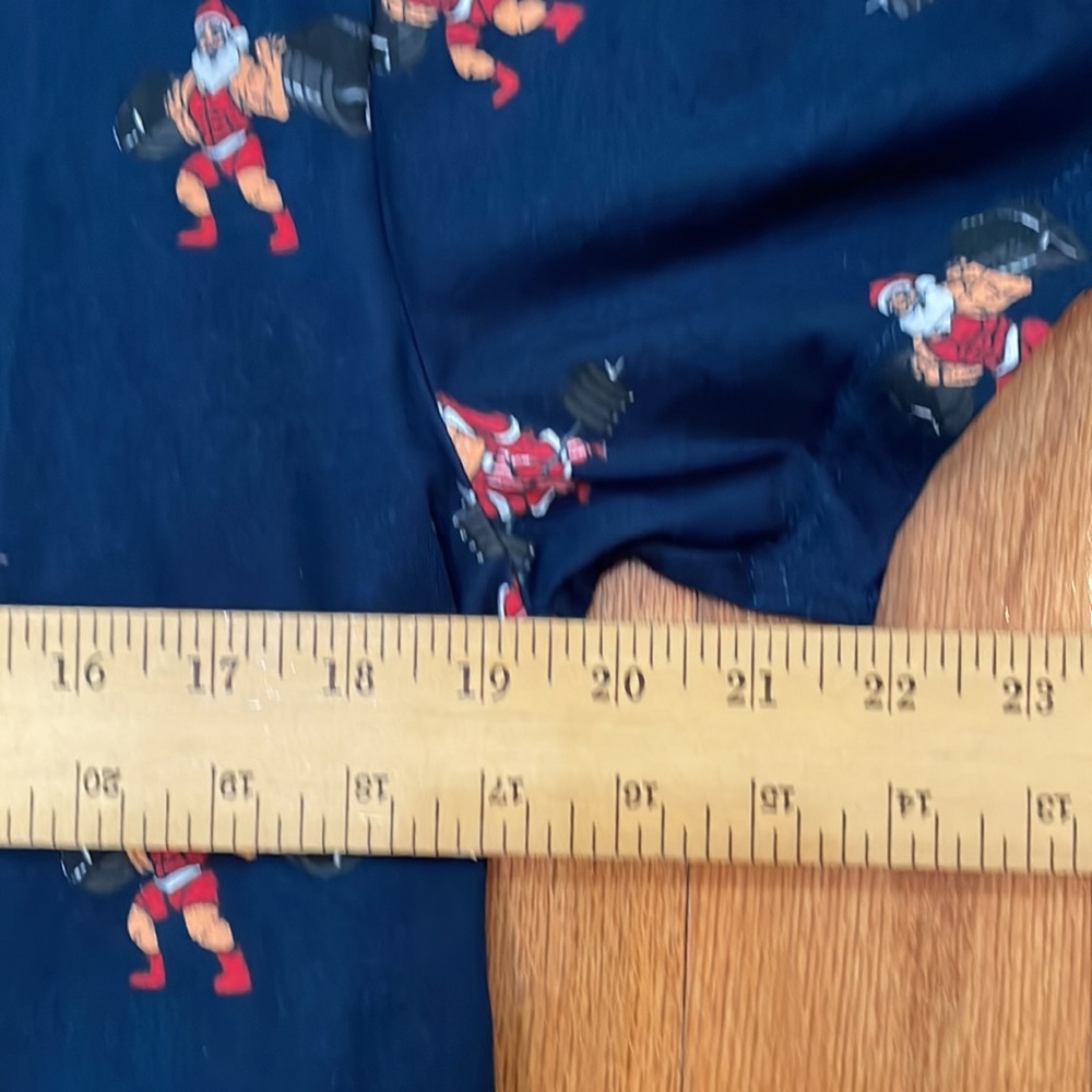 Denim and Flower Ricky Singh Santa Merry Fitness Shirt Size Large Short Sleeve - Picture 9 of 16
